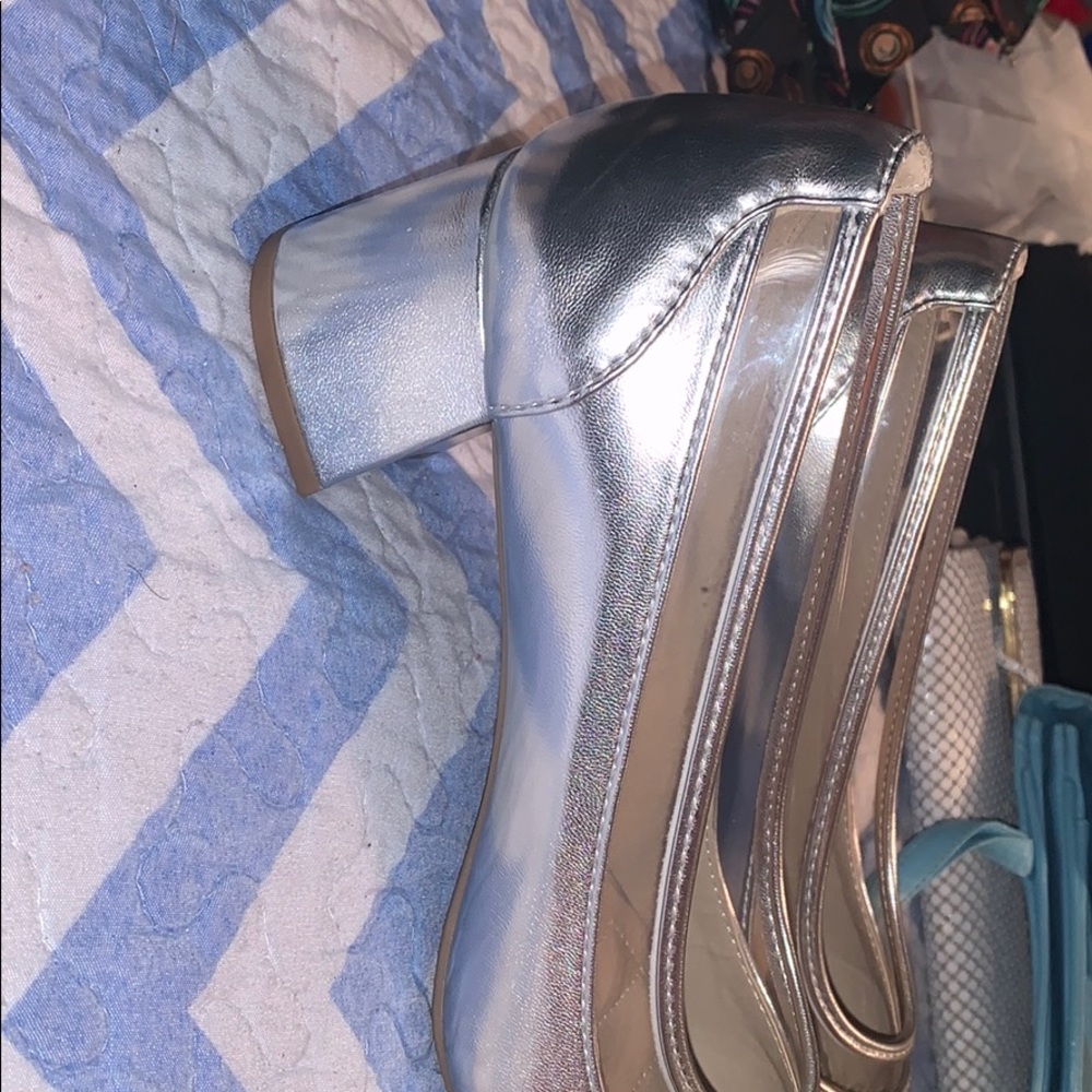 Heels - Picture 3 of 3